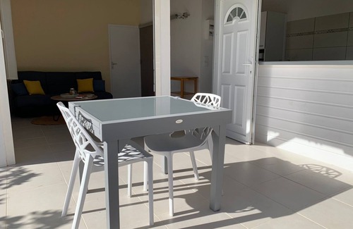 Sainte-Anne House | Bungalow Indépendant Idéalement Situé à Quelques Minutes des Plages