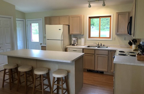 Maple City Cottage | "Bungalow" on the Sunset Side of Beautiful Glen Lake