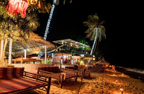 Ko Lanta Ski Chalet | Bungalow - Sleeps 2 - Terrace - Beach Close