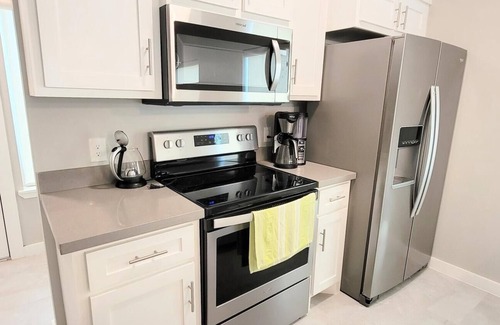 Port Isabel House | Bungalow Tarvana #2 (3-Bedroom Home) by RedAwning
