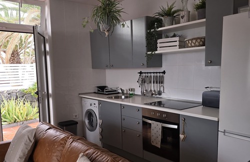 Puerto Calero House | Bungalow with beautiful roof top views, Minutes from the Marina