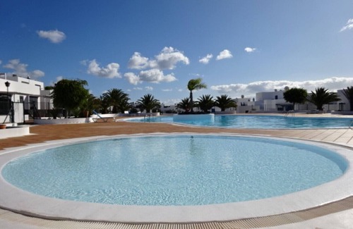 Puerto Calero House | Bungalow with beautiful roof top views, Minutes from the Marina