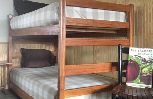 Bastrop Cottage | Bunk House - Whitworth Family Farm