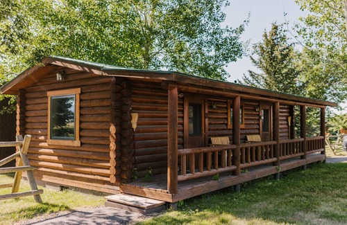 Bozeman Cabin | Bunkhouse 3 at Gallatin Canyon Cabins