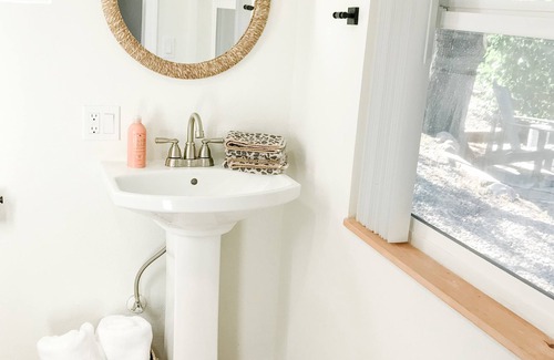 Prescott House | Bunkhouse studio bungalow near downtown, cruisers available to explore the town.