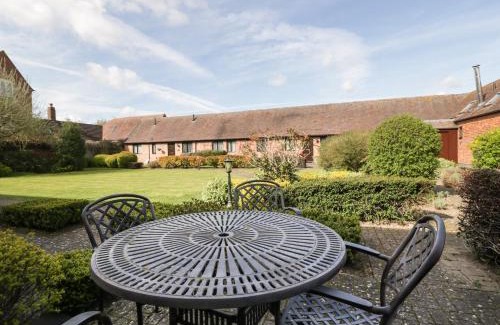 Ardens Grafton House | Burford Cottage