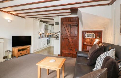 Ardens Grafton House | Burford Cottage