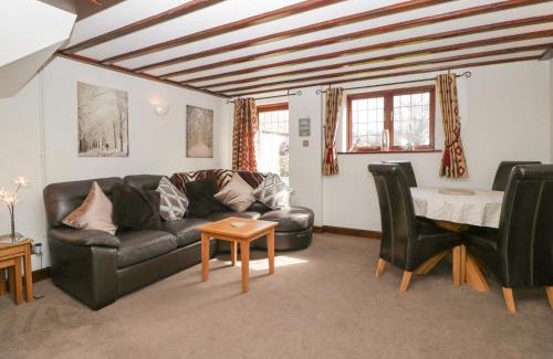 Ardens Grafton House | Burford Cottage