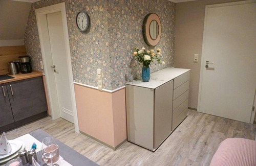 Krummhoern Apartment | Burghaus 3 - Beautiful 1-room apartment in a rural location!