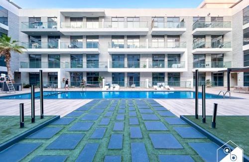 Nad Al Sheba Apartment | Burj View Luxe, 1BR Apartment, Pool & Gym