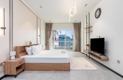 Al Barsha Apartment | Burj View - Premium Studio - Near Dubai Miracle & Butterfly Garden- Arjan, Dubailand