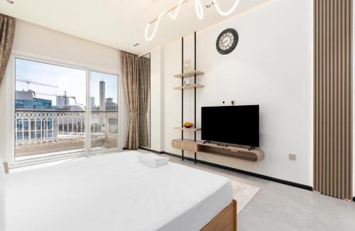Al Barsha Apartment | Burj View - Premium Studio - Near Dubai Miracle & Butterfly Garden- Arjan, Dubailand
