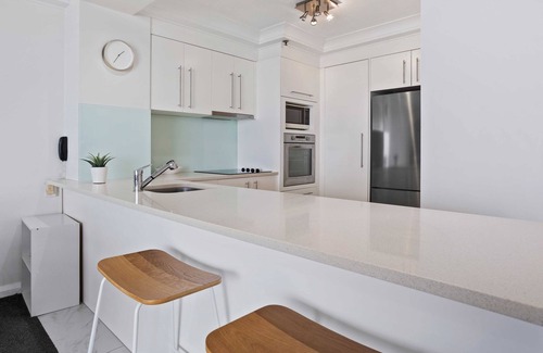 Burleigh Heads Apartment | Burleigh Heads Ocean Views 17th Floor Apartment