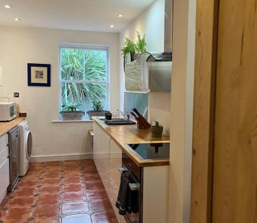 Eastbourne City Centre Villa | Burlington Palace Eastbourne Seafront Villa with Garden.