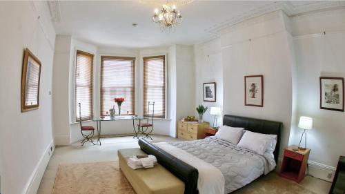 Eastbourne City Centre Villa | Burlington Palace Eastbourne Seafront Villa with Garden.