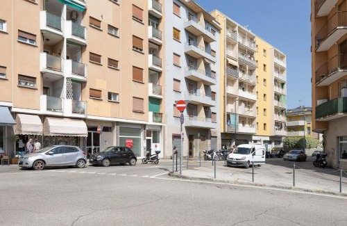 Barriera Vecchia-San Giacomo Apartment | Burlo Garofalo Elegant Apartment Near Hospital