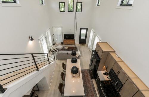 Cedar Rapids House | Burnett Cottage - OG