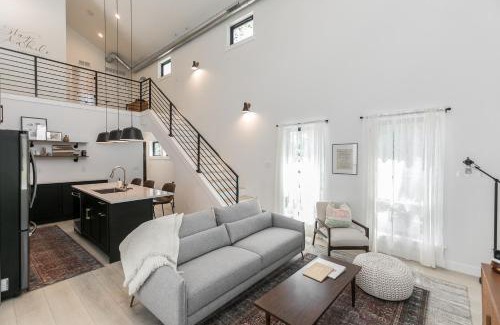 Cedar Rapids House | Burnett Cottage - OG