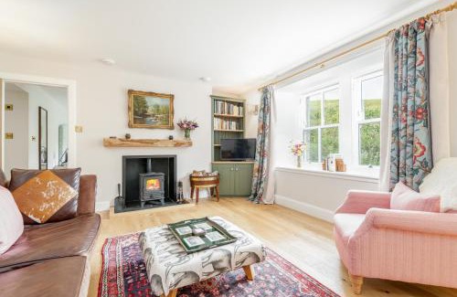 Crieff House | Burnside - gorgeous romantic cottage for 2