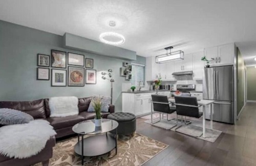 Coquitlam House | Burquitlam 1BR guest suite with fantastic view