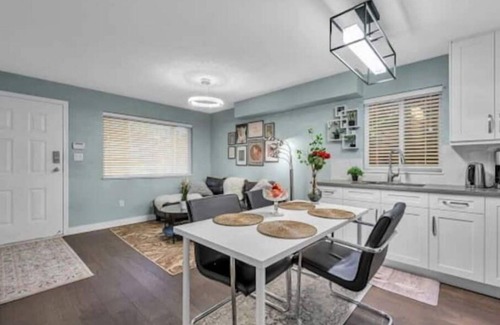 Coquitlam House | Burquitlam 1BR guest suite with fantastic view