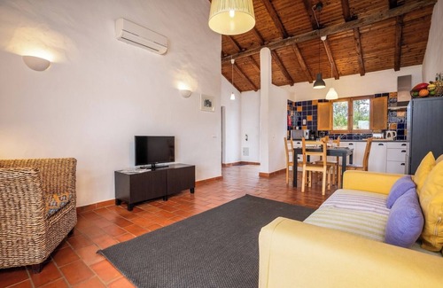 Portimao House | Burro Ville - Serene House w/Pool