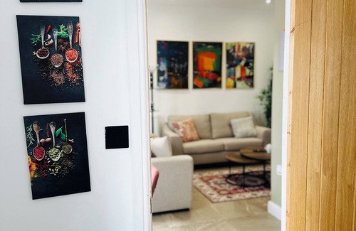 Burton on Trent Apartment | Burton Urban Apartment is offering City view in heart of burton town centre