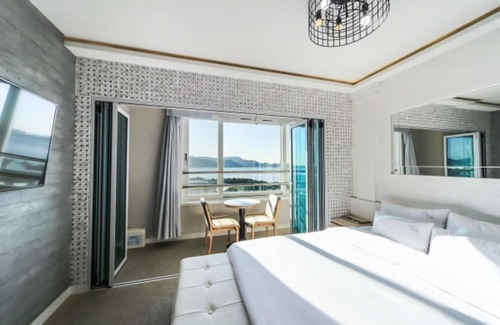Gangseo District Hotel | Busan Gangseo Sinhodong Hotel The One