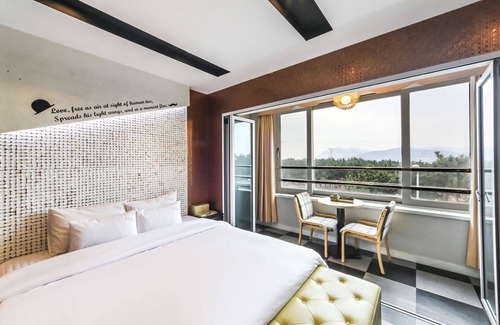 Gangseo District Hotel | Busan Gangseo Sinhodong Hotel The One