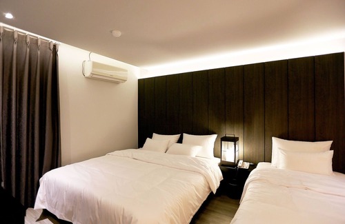 Yeongdo Hotel | Busan Yeongdo Hotel Bridge