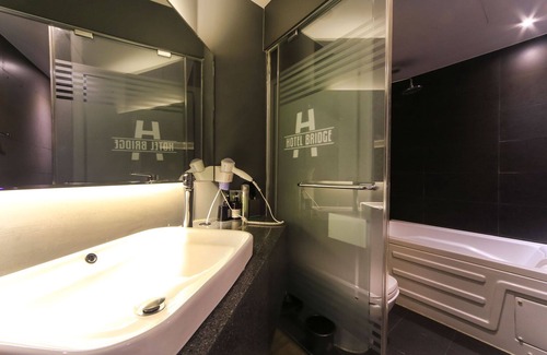 Yeongdo Hotel | Busan Yeongdo Hotel Bridge