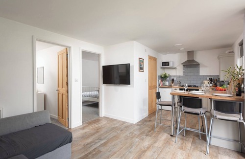 Helford Passage Cottage | BUSHWOOD LODGE, pet friendly, with a garden in Helston