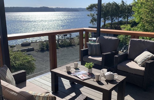 Campbell River House | Business # 896433802 Oceanfront, Secluded, Sandy Beach, Private Hot Tub