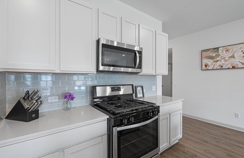 Hutto House | Business Ready/Retreat Minutes to Samsung & Round Rock