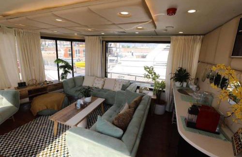 Abu Dhabi Boat Rental | Butinah Charters Yacht Rental