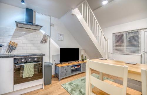 Pembroke House | Butland Cottage