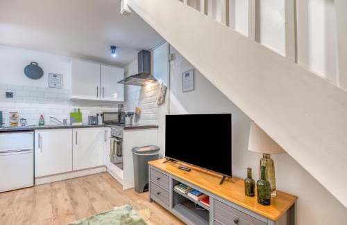 Pembroke House | Butland Cottage