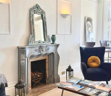 Hove Apartment | Butler's Regency Home By The Sea