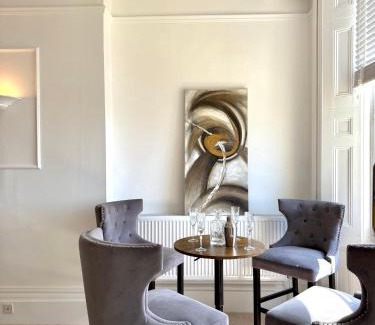 Hove Apartment | Butler's Regency Home By The Sea
