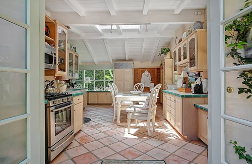 Montecito House | BUTTERFLY BEACH HOUSE.3MIN WALK TO BUTTERFLY BEACH & VILLAGE,8 MIN BILTMORE