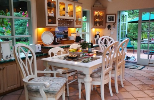 Montecito House | BUTTERFLY BEACH HOUSE.3MIN WALK TO BUTTERFLY BEACH & VILLAGE,8 MIN BILTMORE