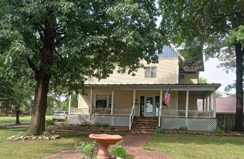 Trenton Bed & Breakfast | Butterfly Garden Suite