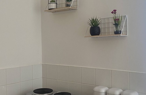 Huddersfield Apartment | Bv Comfy Studio At Deighton Huddersfield