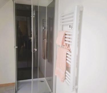 Ploubezre Apartment | Bwa Canon