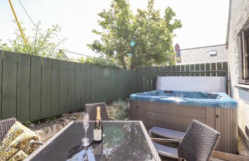 Trefin House | Bwthyn Alarch