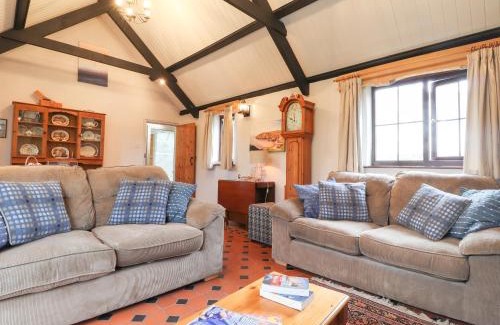 Trefin House | Bwthyn Alarch