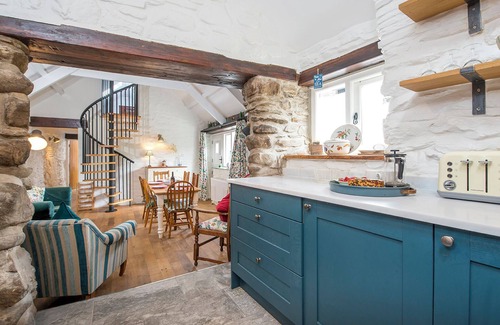 Abereiddy Cottage | Bwthyn Gerrig, Holiday Cottage Abereiddy, Sleeps 6, 3 bedrooms, bathrooms