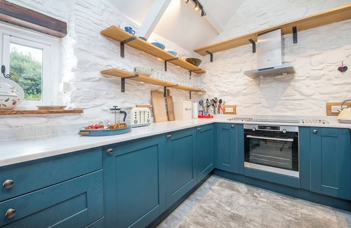 Abereiddy Cottage | Bwthyn Gerrig, Holiday Cottage Abereiddy, Sleeps 6, 3 bedrooms, bathrooms