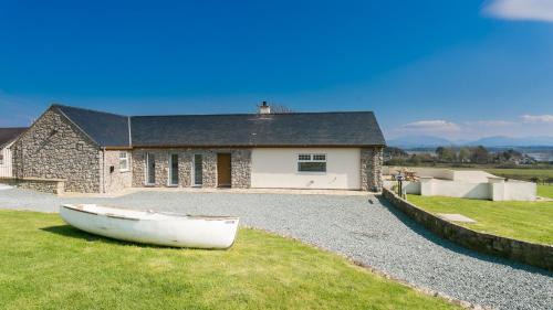 Malltraeth House | Bwthyn Gwenllyr