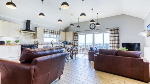 Malltraeth House | Bwthyn Gwenllyr